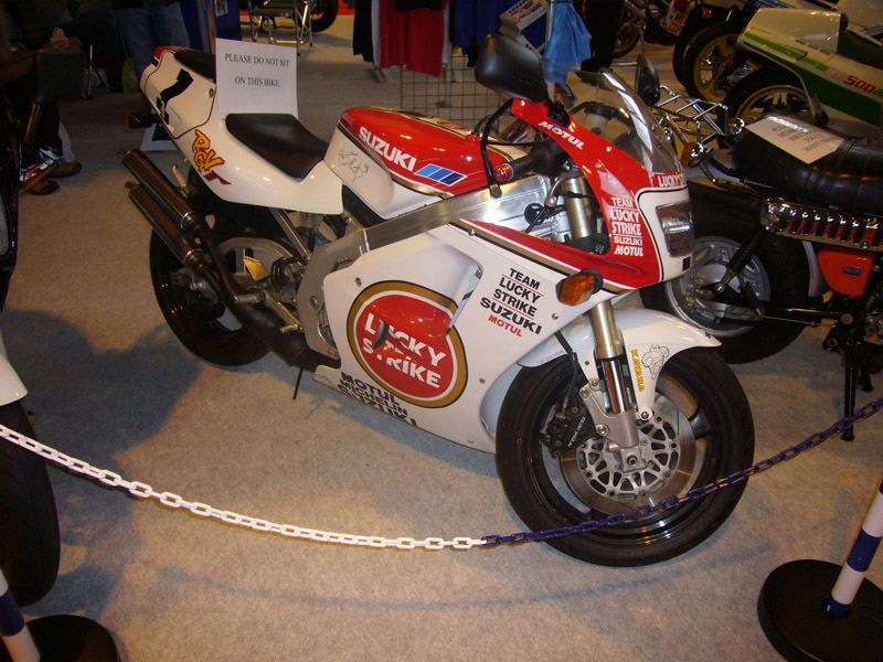 BikeLuckyStrikeSuzuki